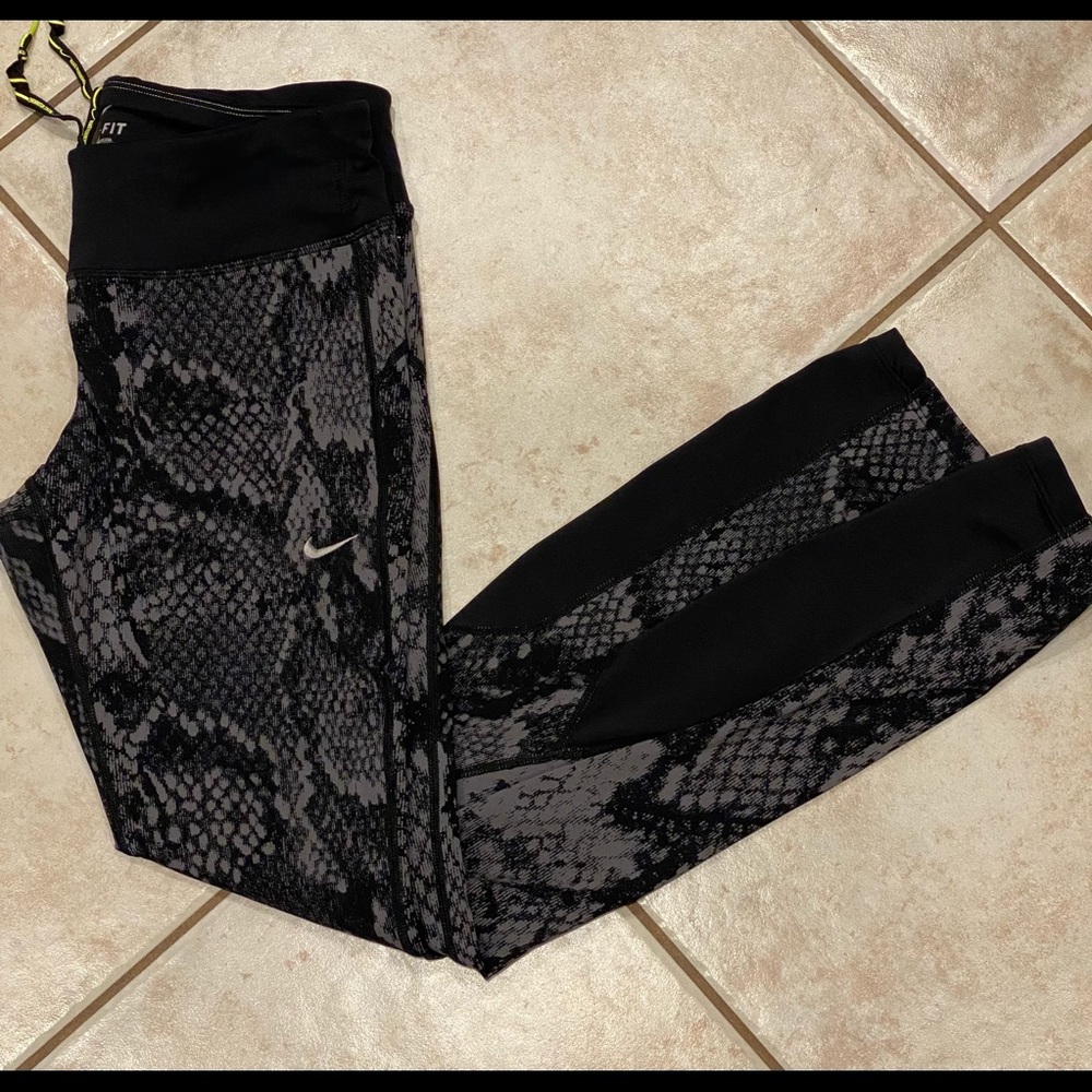 Nike workout leggings
